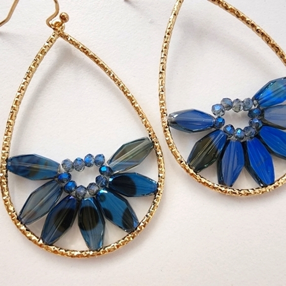 NEW Gold Navy Blue Floral Bead Crystal Teardrop Dangle Earrings - Picture 4 of 6